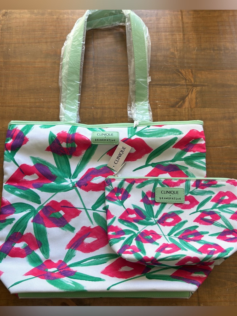 Clinique x Drawbertson Floral Red Lips Tote and Make Up Bag Set-NWT-Green/White
